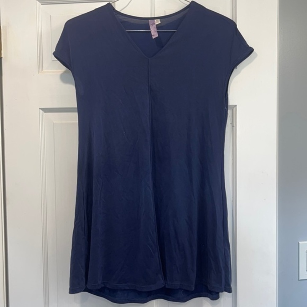 Alya dress size XS. Navy blue color , knee length